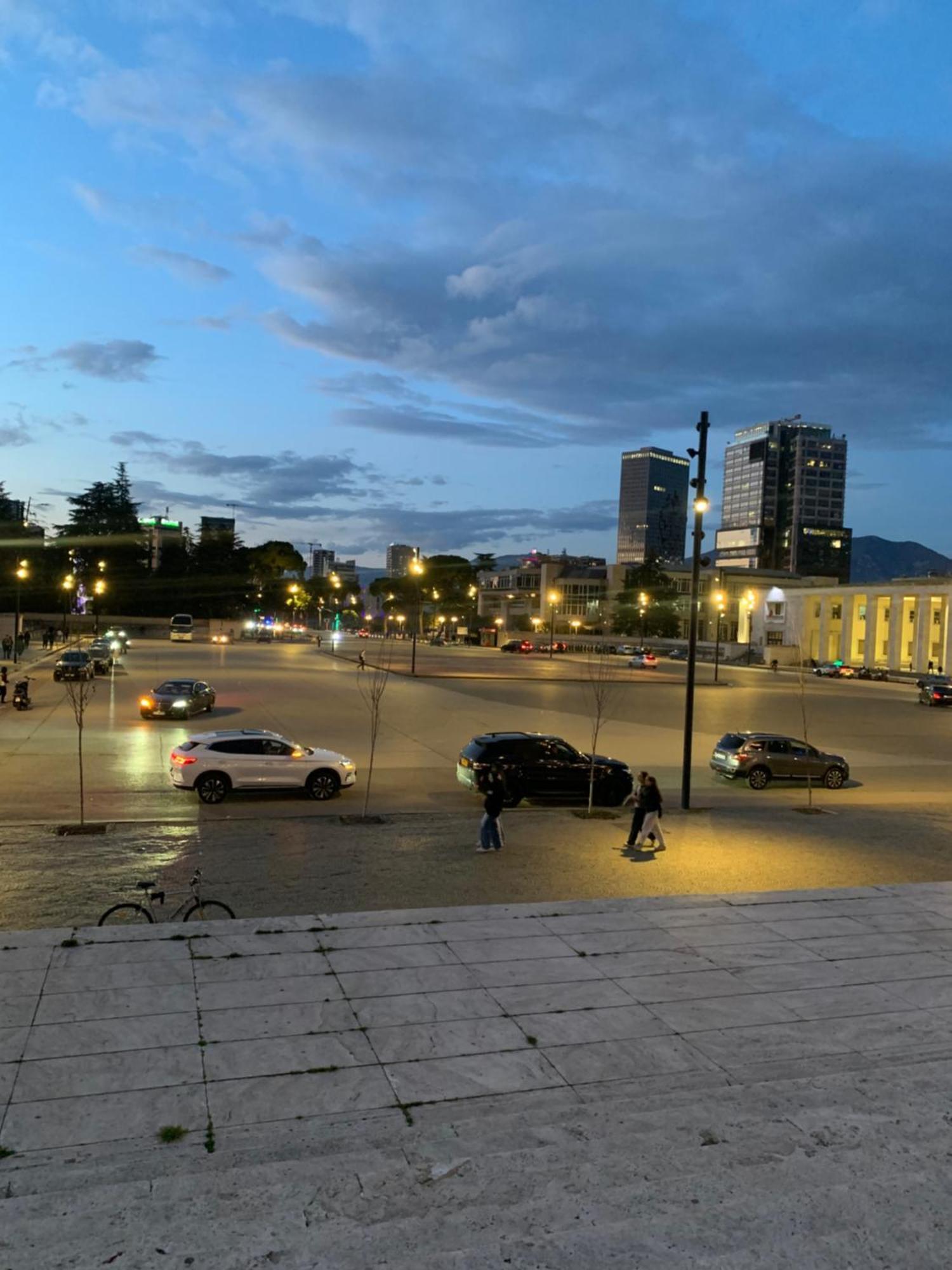 Perla Apartment Тирана Екстер'єр фото
